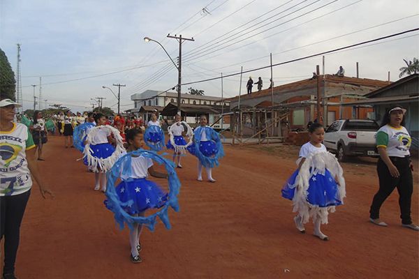 DESFILE CÍVICO 005
