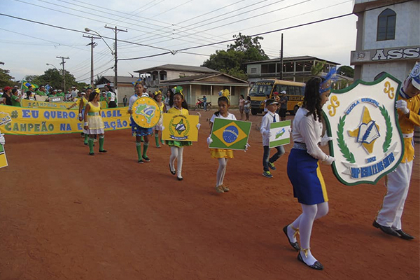 DESFILE CÍVICO 011