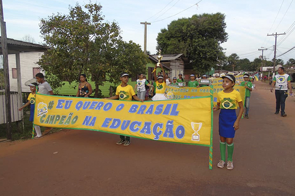 DESFILE CÍVICO 001