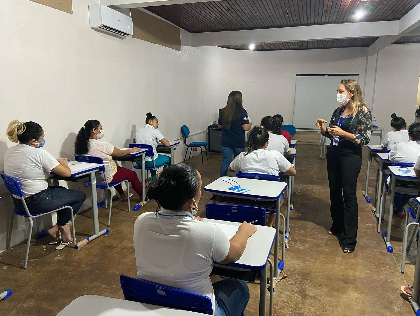 Projeto leva empreendedorismo para detentas da COPEF