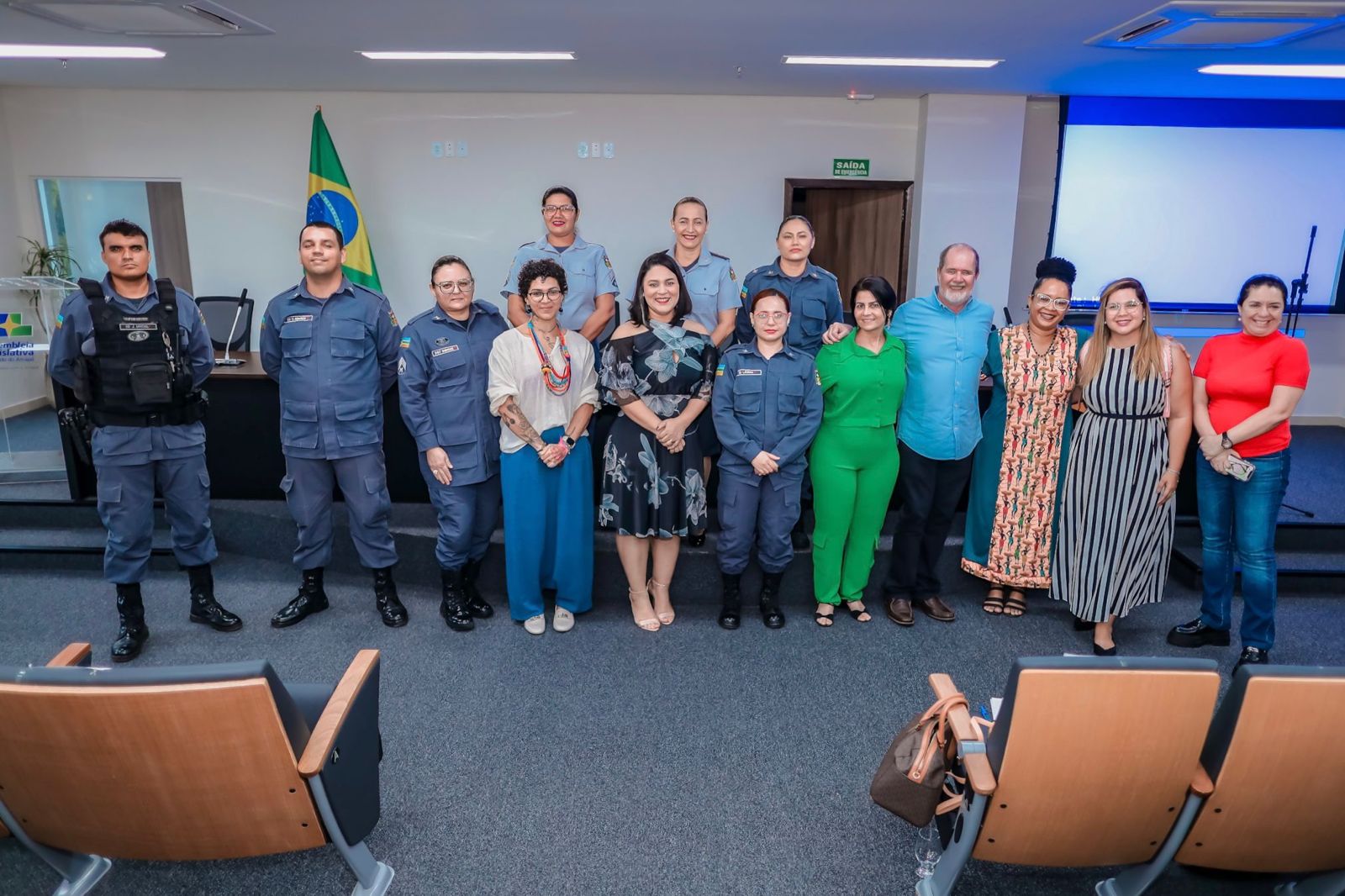 Participam do curso representantes dos 29 órgãos que compõem a Rede de Atendimento à Mulher, equipes técnicas da SEPM e Unifap, movimentos sociais e comunidade em geral.