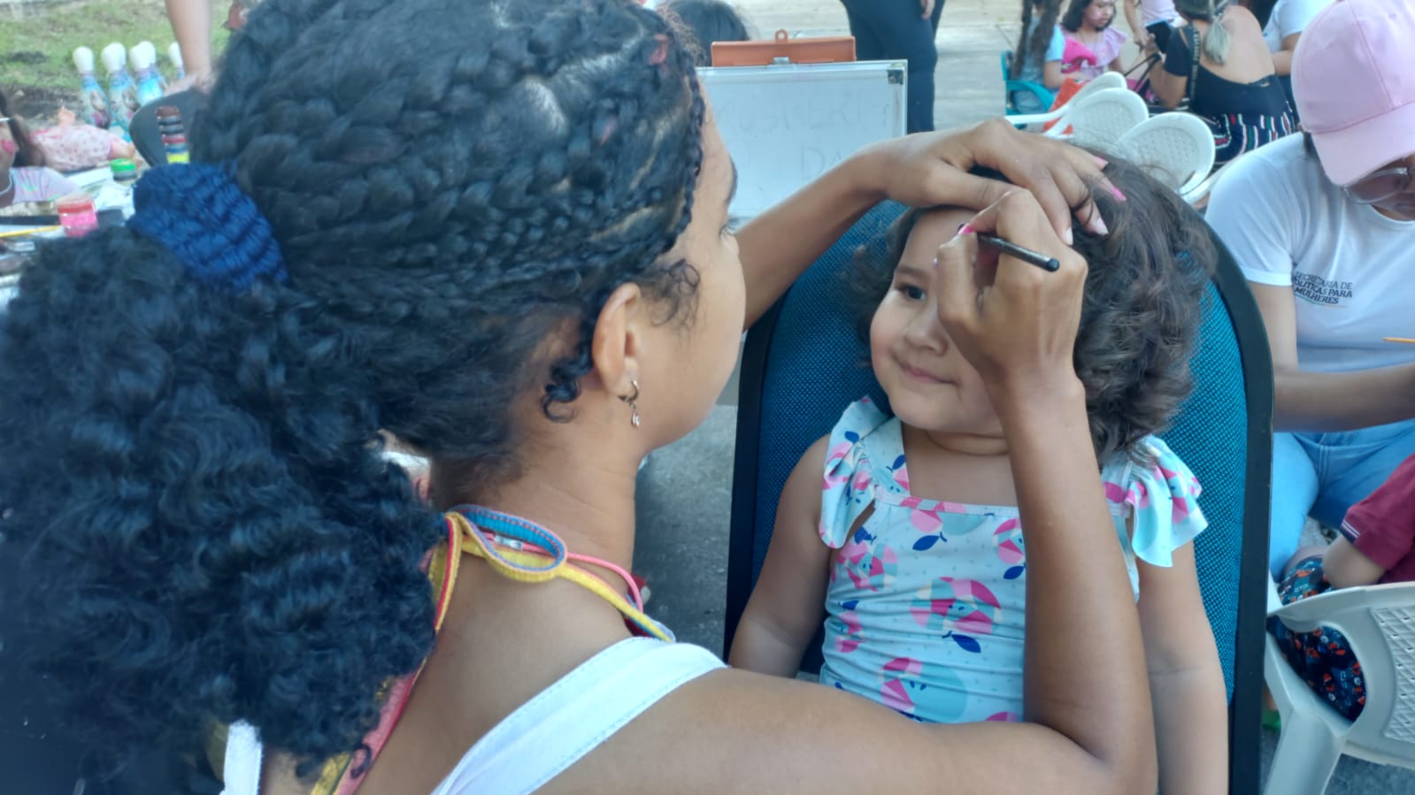 As crianças tiveram muitas brincadeiras, atividades educativas e recreação infantil