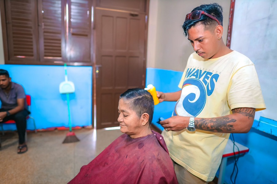 Foi oferecido o serviço de corte de cabelo 