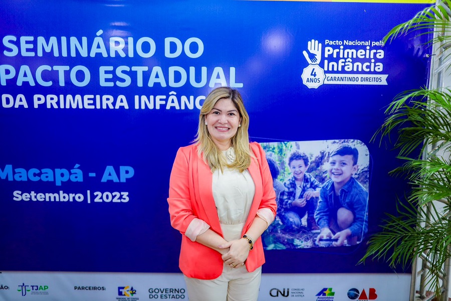 Secretária de Assistência Social, Aline Gurgel. 