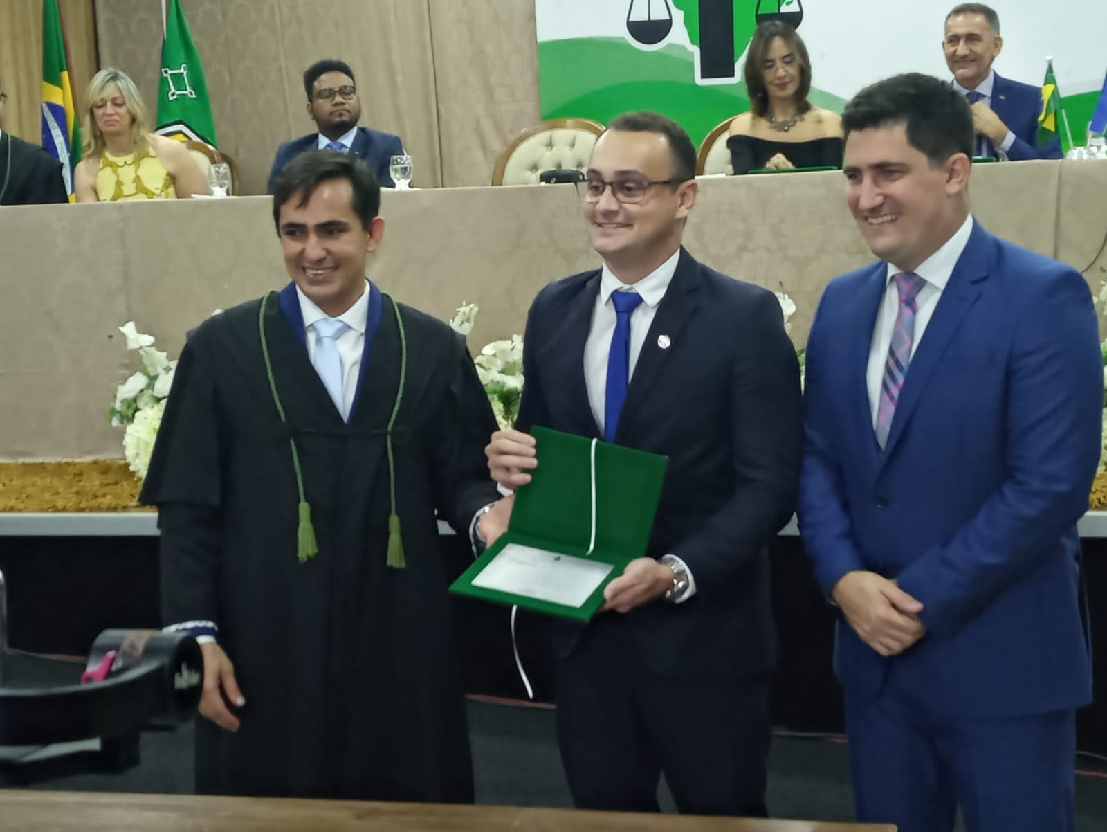 Dr. Rodrigo ao lado do novo Defensor Público-Geral, Dr. José Rodrigues e o ex-Defensor Público-Geral, Dr. Diogo Grunho