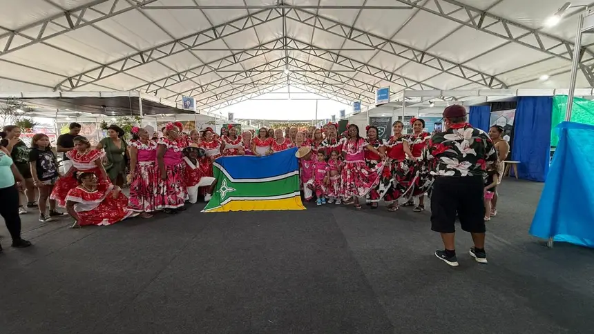 Grupo de idosos do Projeto Minha Gente participaram de palestra educativa durante a 54ª Expofeira, grupo finalizou o evento com apresentação cultural