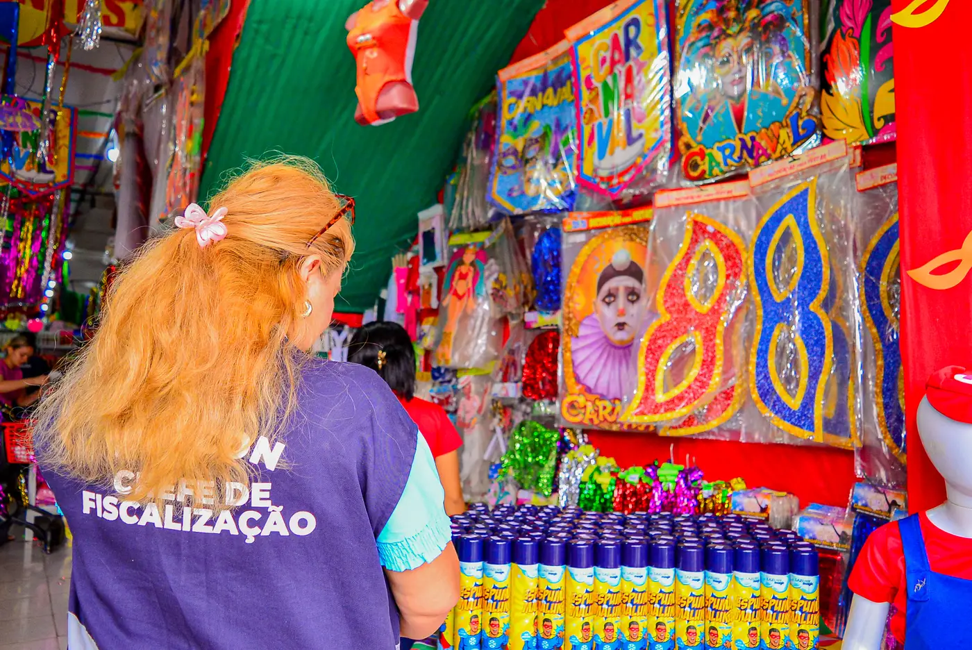 Armarinhos e lojas que comercializam produtos carnavalescos foram o foco das ações de fiscalização