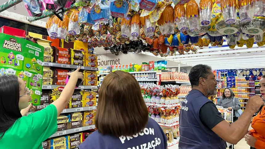 Neste ano, os estabelecimentos que comercializam hortifrúti também receberam as equipes de fiscalização do Procon
