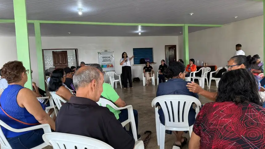 Em Oiapoque, Procon realizou uma roda de conversa com idosos do município com informações sobre a prevenção de golpes