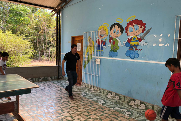 Doação de brinquedos na Escola Piamarta. 