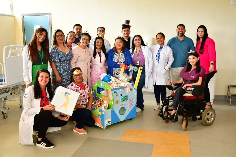 Equipe aproveitou para colocar brinquedoteca itinerante em ação