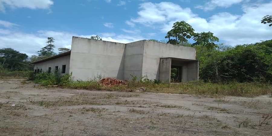 OBRAS PARALISADAS HÁ MAIS DE QUATRO ANOS