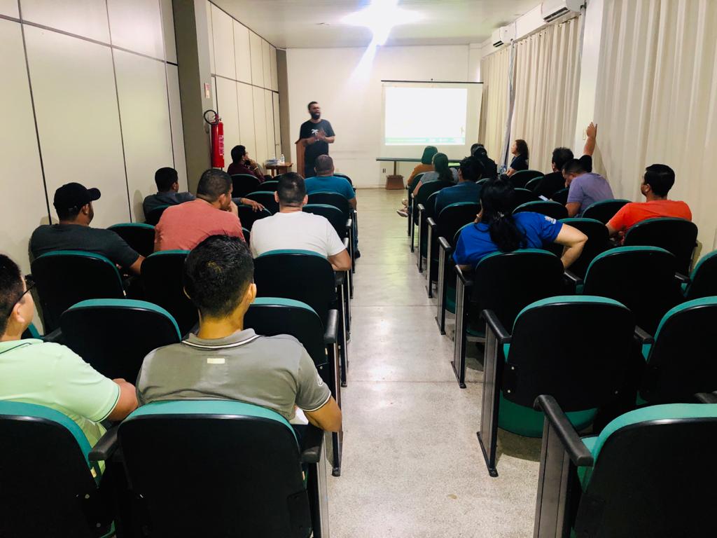 Palestra “Motorista Legal” orienta motoristas de aplicativo a se formalizarem como MEI