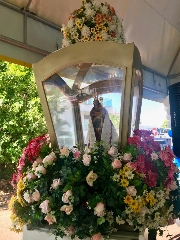Servidores da Agência Amapá e a comunidade recepcionam imagem de Nossa Senhora de Nazaré