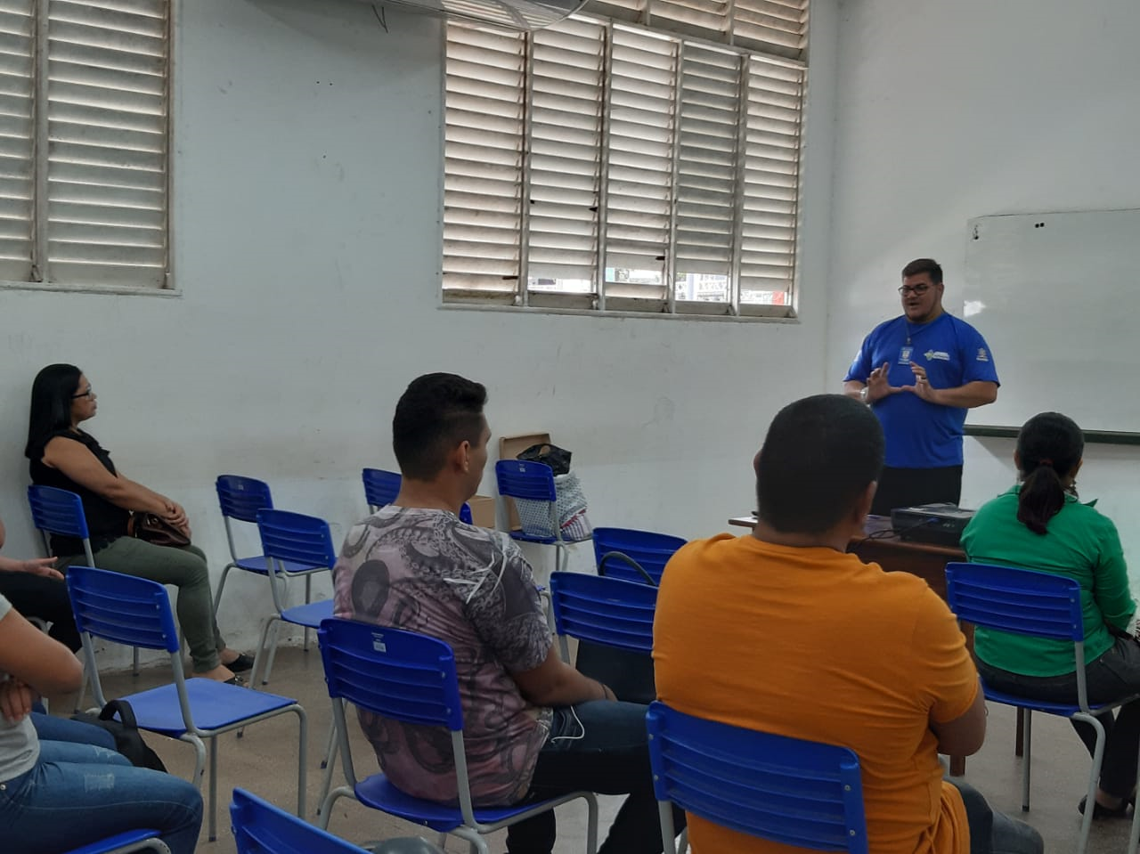 Agência Amapá realiza palestra na feira de empreendedorismo juvenil da Escola Estadual Azevedo Costa 