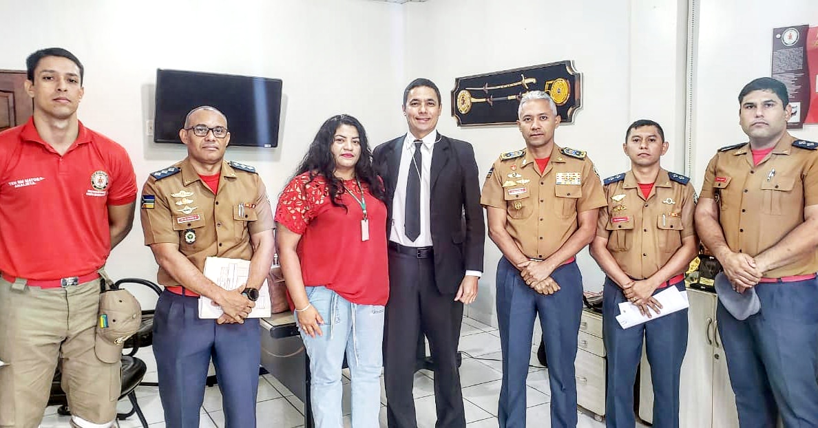 VISITA DO PROCURADOR DO ESTADO AO CORPO DE BOMBEIROS MILITAR DO AMAPÁ