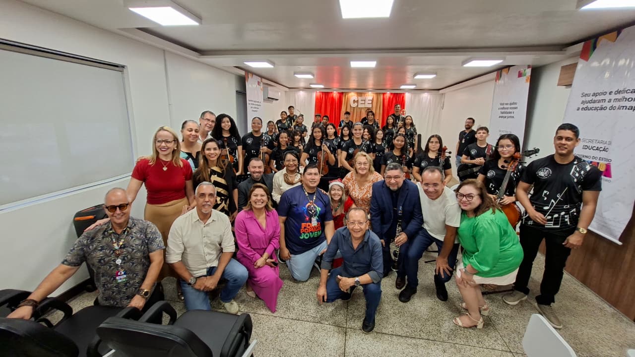 CONSELHO ESTADUAL DE EDUCAÇÃO REALIZA RECITAL DE NATAL.