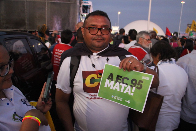 16ª Conferência: Parlamentares preparam PEC para derrubada de emenda que prejudica Saúde e Educação