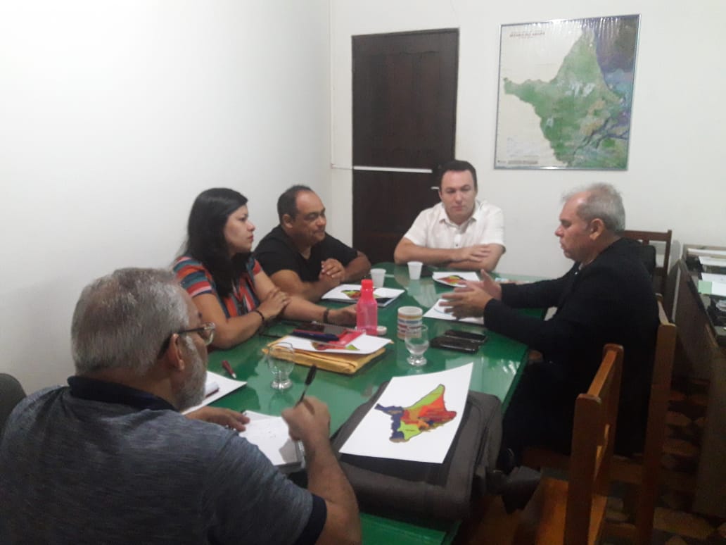 DIAGRO realiza reunião para tratar da Mosca da Carambola