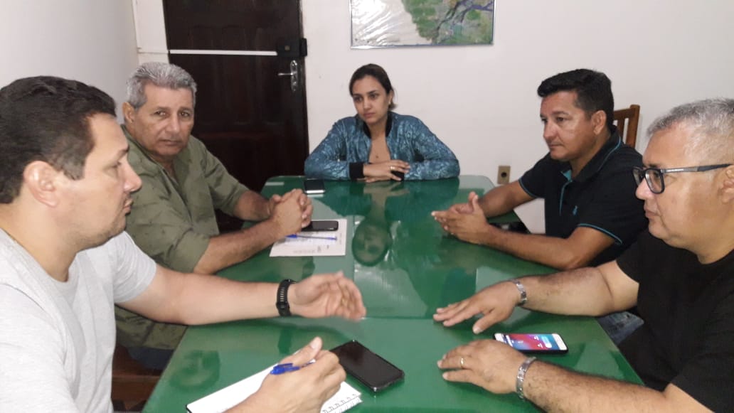 DIAGRO recebe representantes do Município de Calçoene 