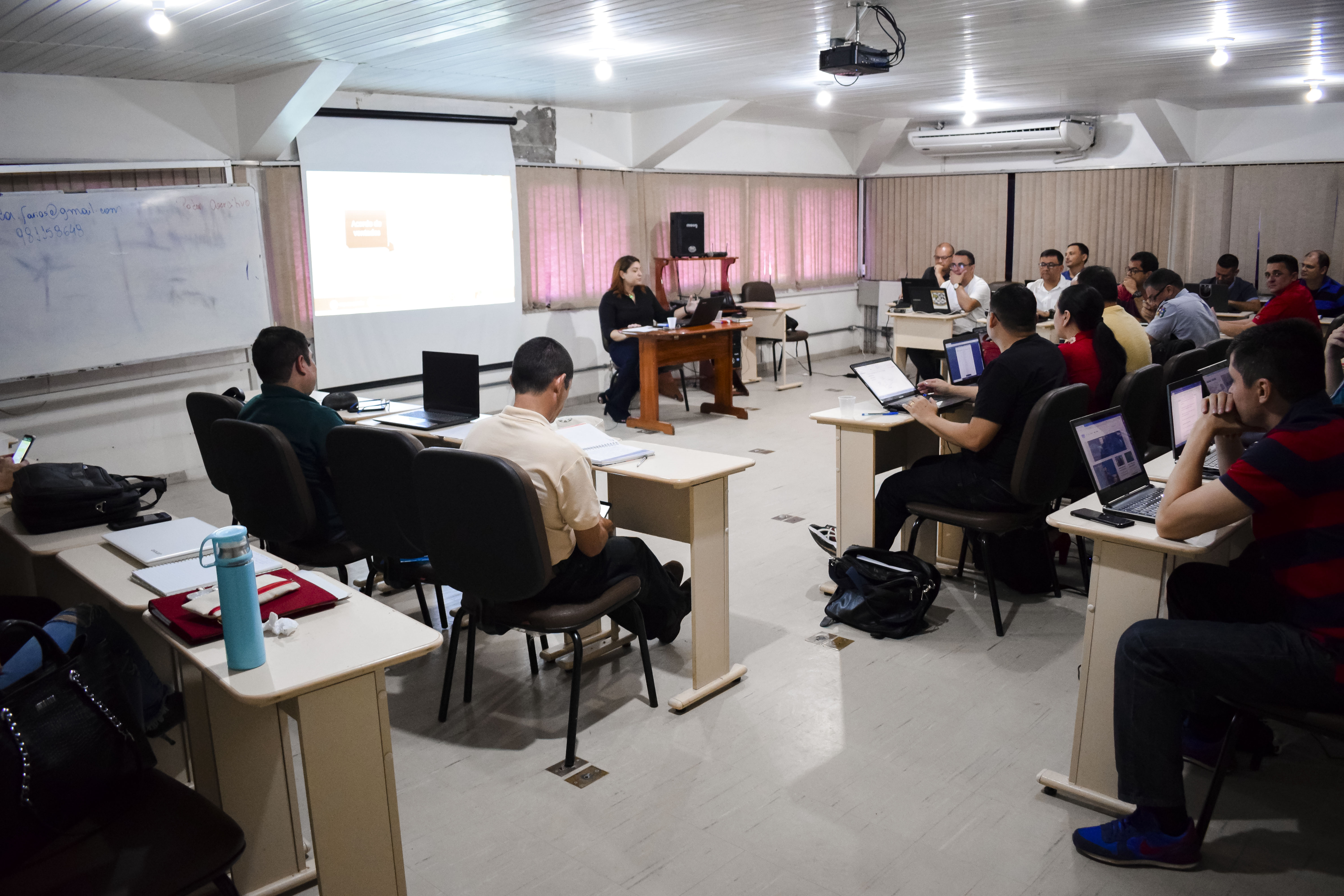 Disciplina Conjuntura Econômica, Social e Política da Sociedade é aplicada aos alunos do Curso Superior de Polícia na EAP