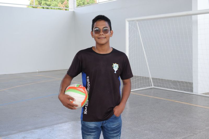 'Agora temos uma escola digna e com quadra', comemora estudante da escola Nazaré Rodrigues, em Laranjal do Jari