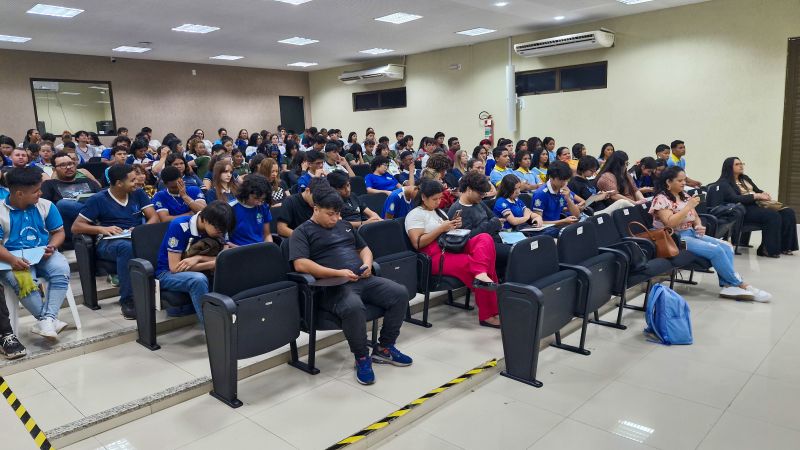 Governo do Amapá reúne grêmios estudantis de quatro municípios para roda de conversa sobre protagonismo político