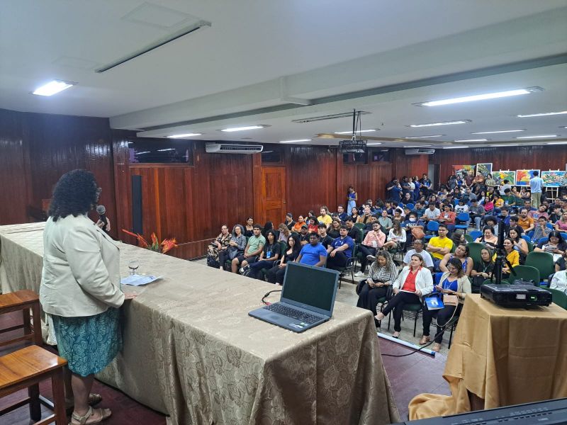 Ueap promove debates sobre políticas de graduação para estágios e projetos pedagógicos
