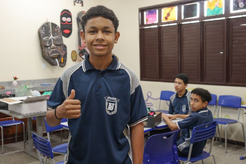 ‘Agora conseguimos prestar mais atenção na aula’, celebra aluno da Escola Estadual Antônio João, reformada pelo Governo do Amapá