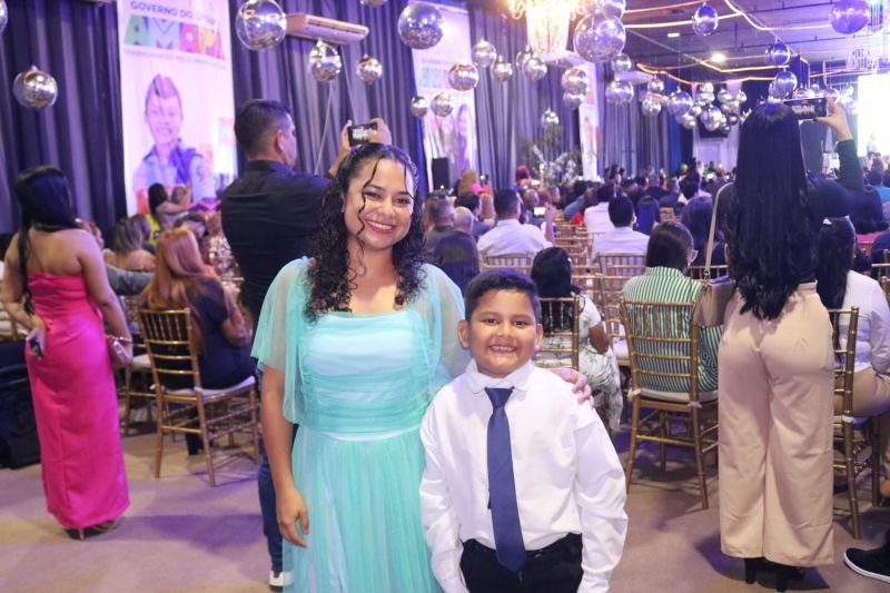 'Meu filho é o motivo de eu estar aqui hoje', diz cuidadora nomeada no concurso da educação do Governo do Amapá