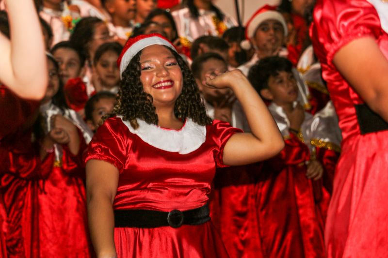 'Não é só dança, é carinho em movimento', diz aluna sobre apresentação da 'Cantata Natalina da Escolas Estaduais', em Santana