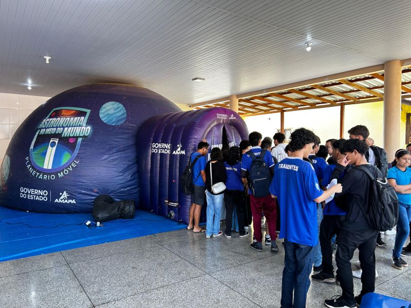 Sessões realistas sobre astronomia encantam visitantes da 12ª Feira de Ciências e Engenharia do Amapá