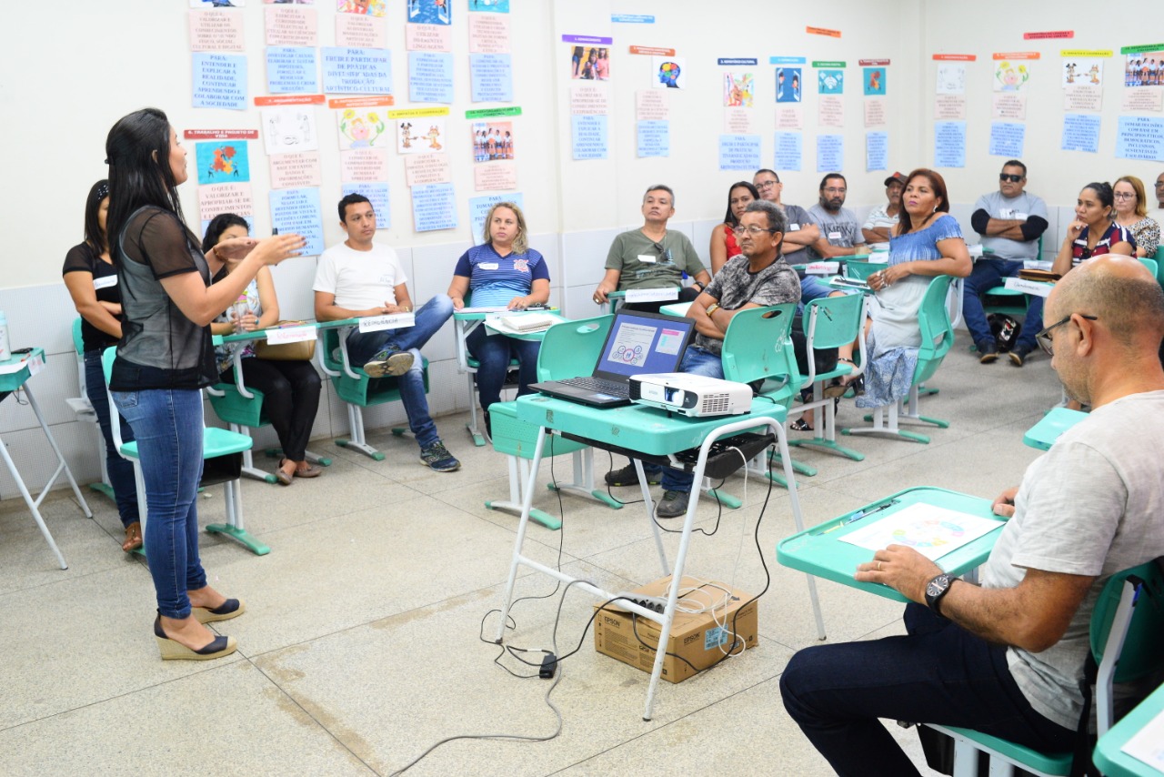 Educação: Mais de 2 mil professores são formados para implementação do currículo amapaense