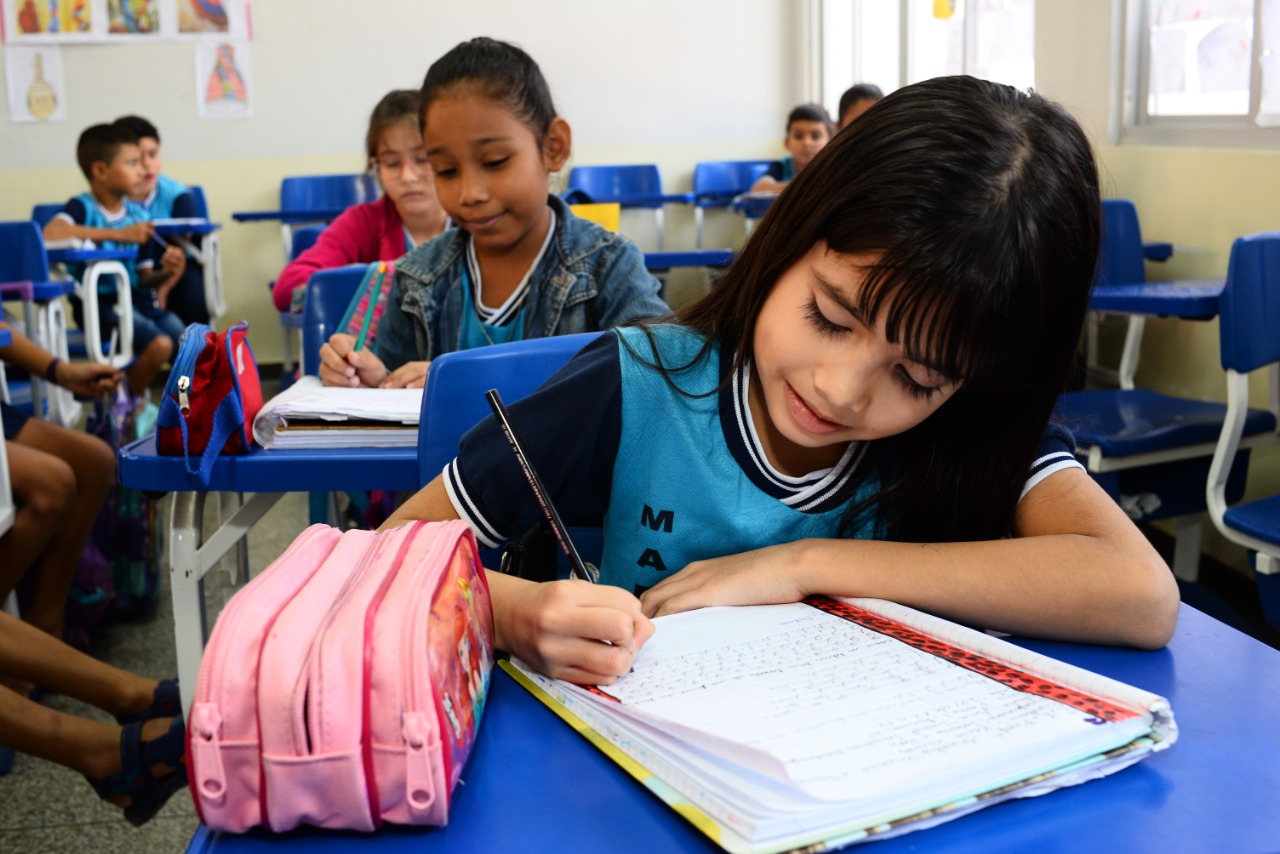 Estudantes do 1º ano ao 5º ano do ensino fundamental fazem avaliação de aprendizagem