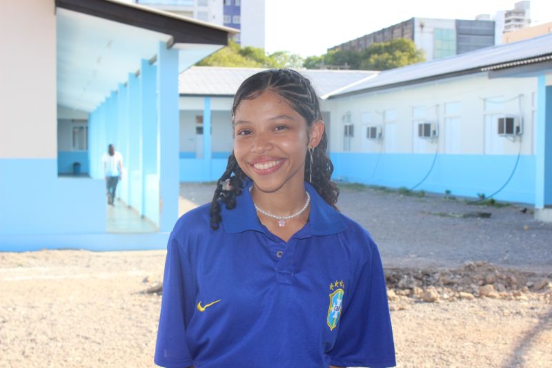 ‘A Central do Enem vai me ajudar a passar em direito’, conta estudante durante aula promovida pelo Governo do Amapá
