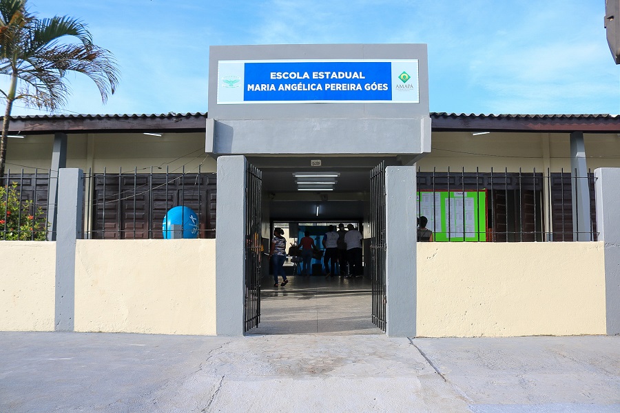 Governo entrega Escola Maria Angélica, na Fazendinha, totalmente revitalizada