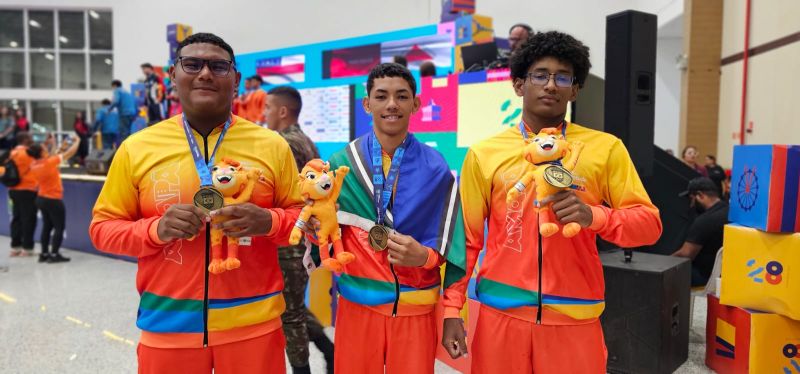 Com apoio do Governo do Estado, estudantes-atletas conquistam medalha de ouro no wrestling por equipes nos Jogos da Juventude
