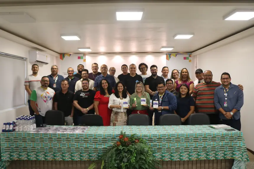 Central do Enem: servidores da educação são homenageados pela contribuição no desenvolvimento de alunos pelo Governo do Amapá