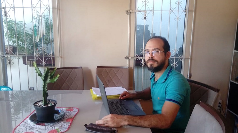Professores relatam experiências positivas sobre rotina da educação online