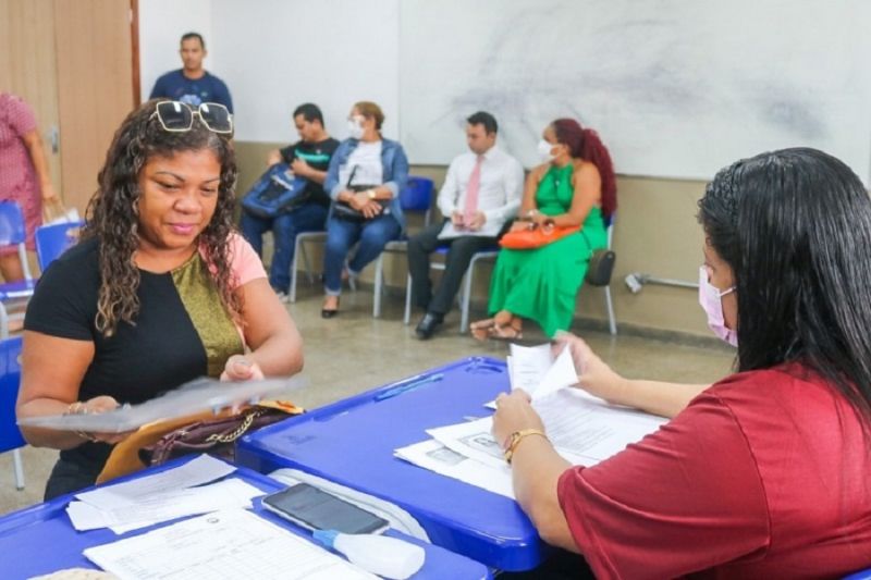 Matrícula escolar 2025: Governo do Amapá abre polos para pais e responsáveis com dificuldade no acesso à internet