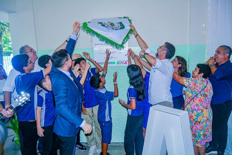 'Adotamos uma metodologia inovadora, com ambientes de aprendizagem modernos', destaca governador Clécio Luís ao entregar a Escola Antônio João