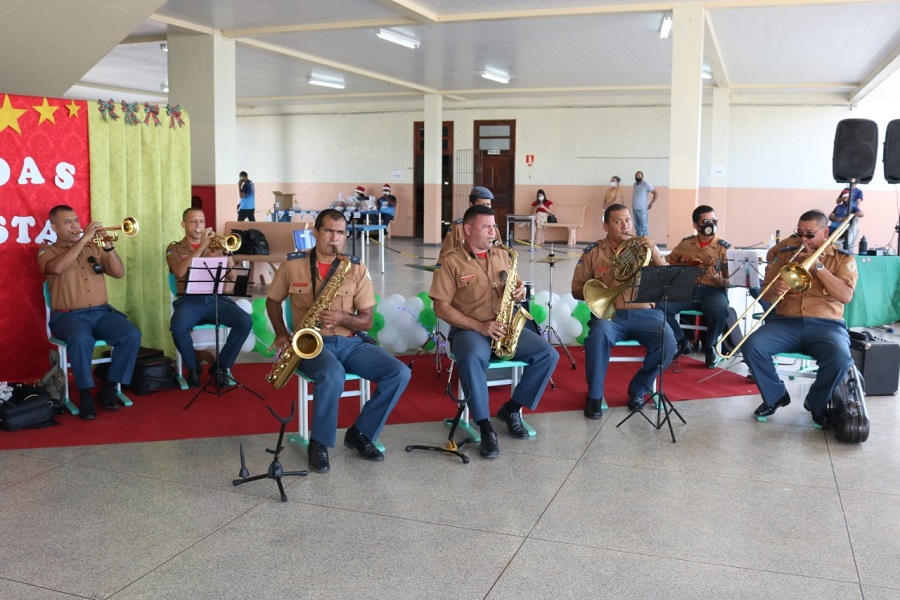Entrega de Kit Merenda em Casa na escola Risalva Amaral teve live, música e orientação pedagógica