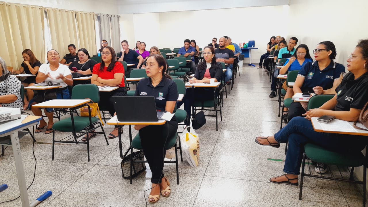 Governo do Amapá reúne coordenadores dos 16 municípios para avaliar o Censo Escolar 2023