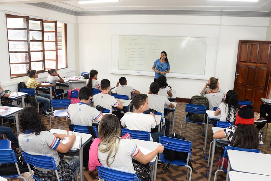 Programa Nova Escola seleciona professores de inglês do AP para seu time de autores