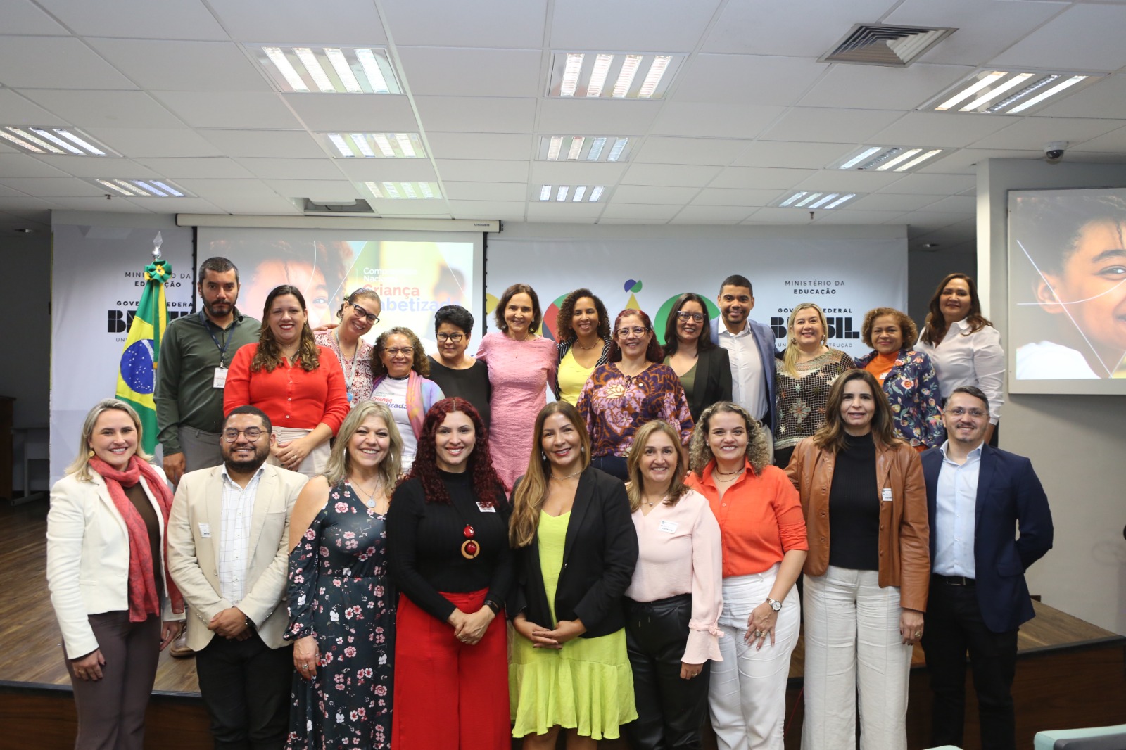 Governo do Amapá compartilha experiências do programa Criança Alfabetizada com outros estados do Brasil
