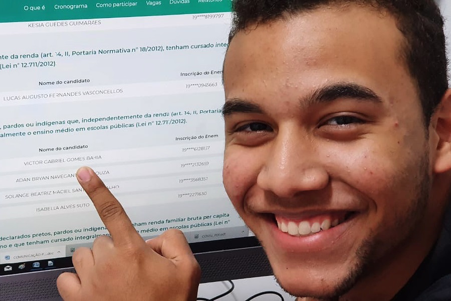 ‘Estudava o dia inteiro’, comemora aluno de escola de tempo integral aprovado na Unifap