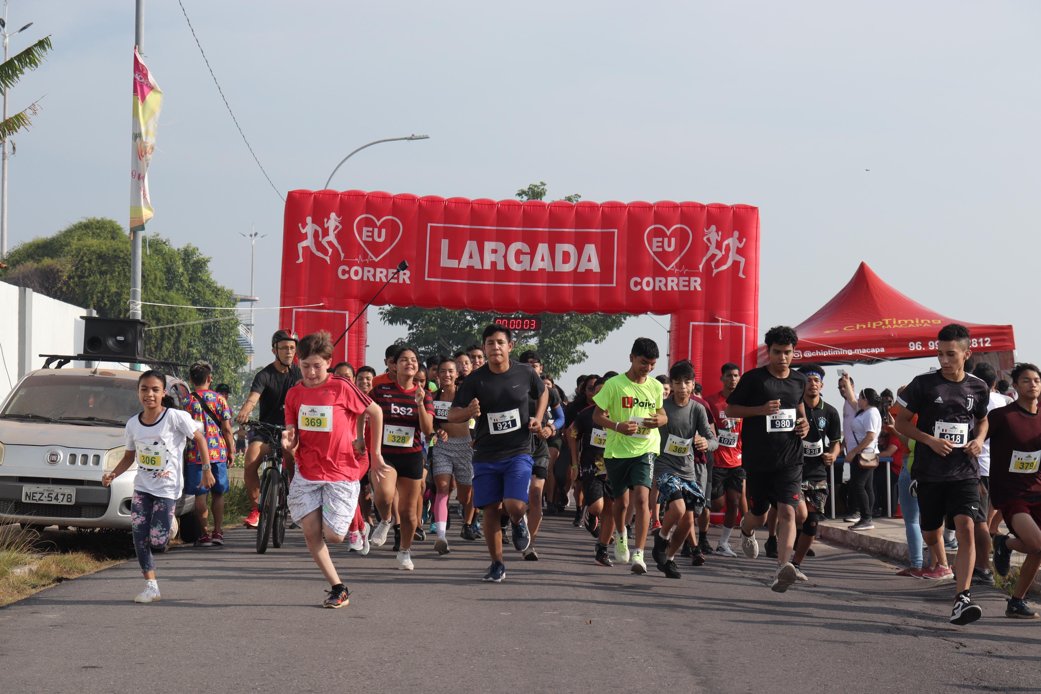 Escola promove educação e esporte em corrida estudantil