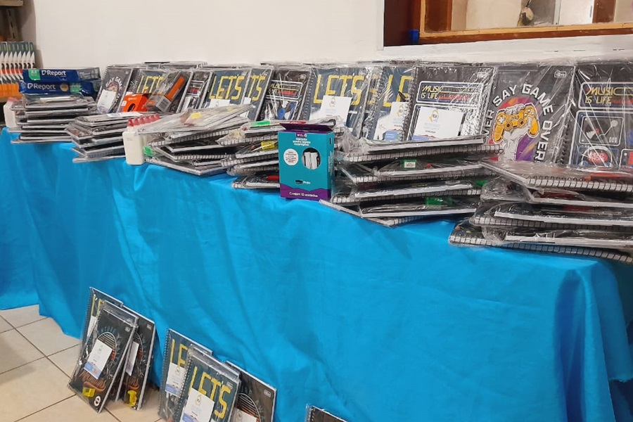 Escola do Iapen recebe kits educativos e esportivos para incentivar a reintegração social de internos