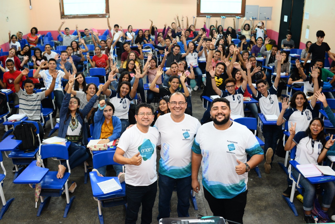 Aulas da Central do Enem começam em polos de Macapá