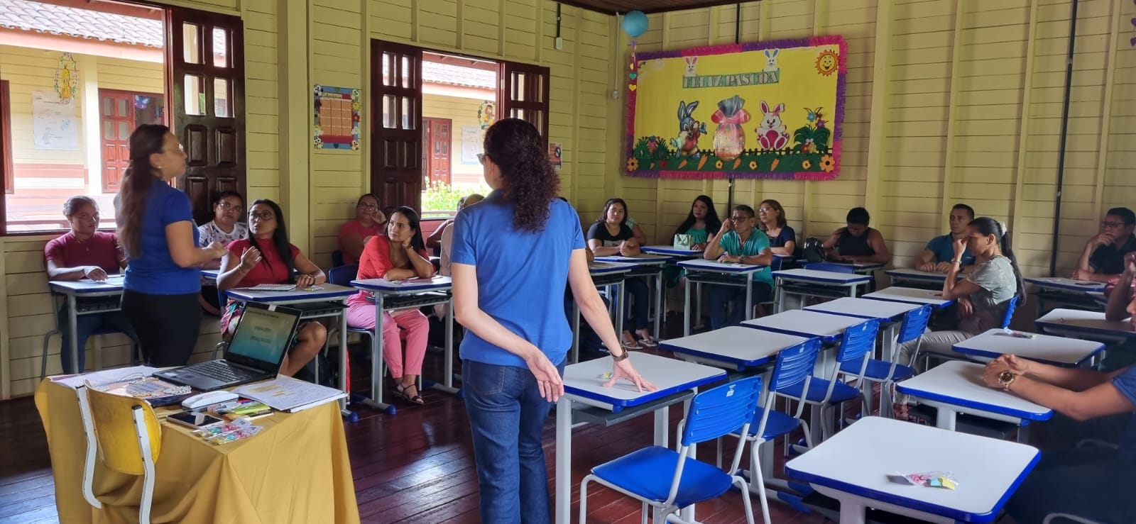 Governo do Amapá leva formação do Programa Criança Alfabetizada para professores do Bailique
